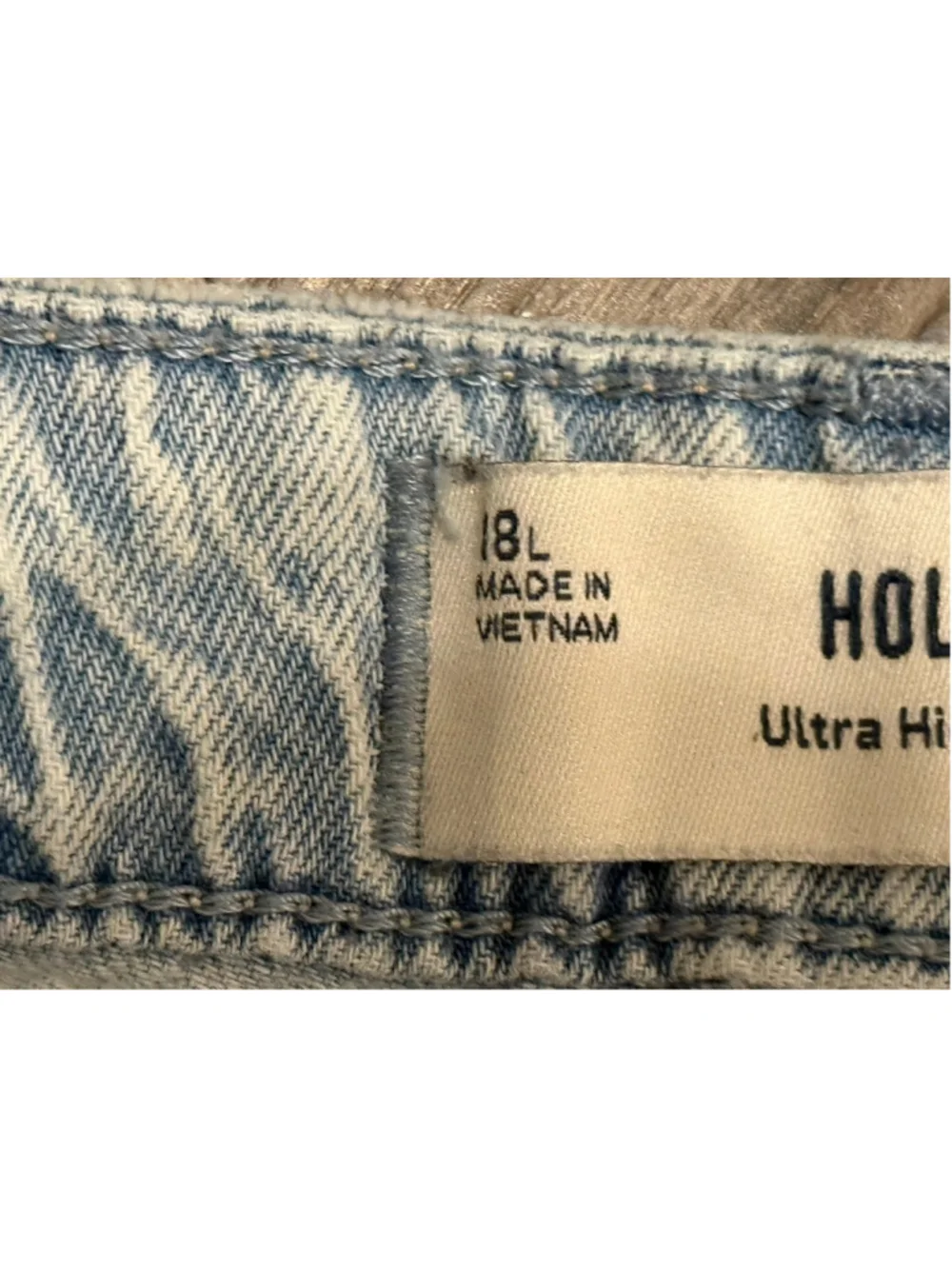Hollister Women’s Ultra High-Rise Baggy Jeans Sz 18L Light Wash Wide Leg Cropped - Picture 4 of 9